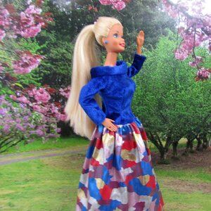 BARBIE, LONG BLONDE HAIR 1976 BEND LEGS, TWIST 'N TURN WAIST, MAXI DRESS, SHOES